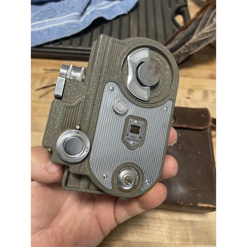 Vintage Universal Cinemaster II 8mm Cine Movie Camera Model G-8, in case